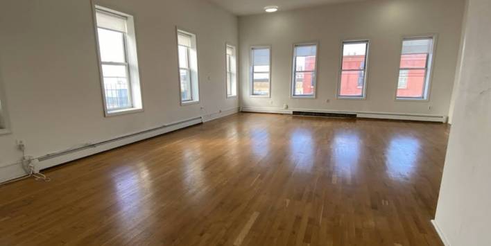 Commercial sublet space